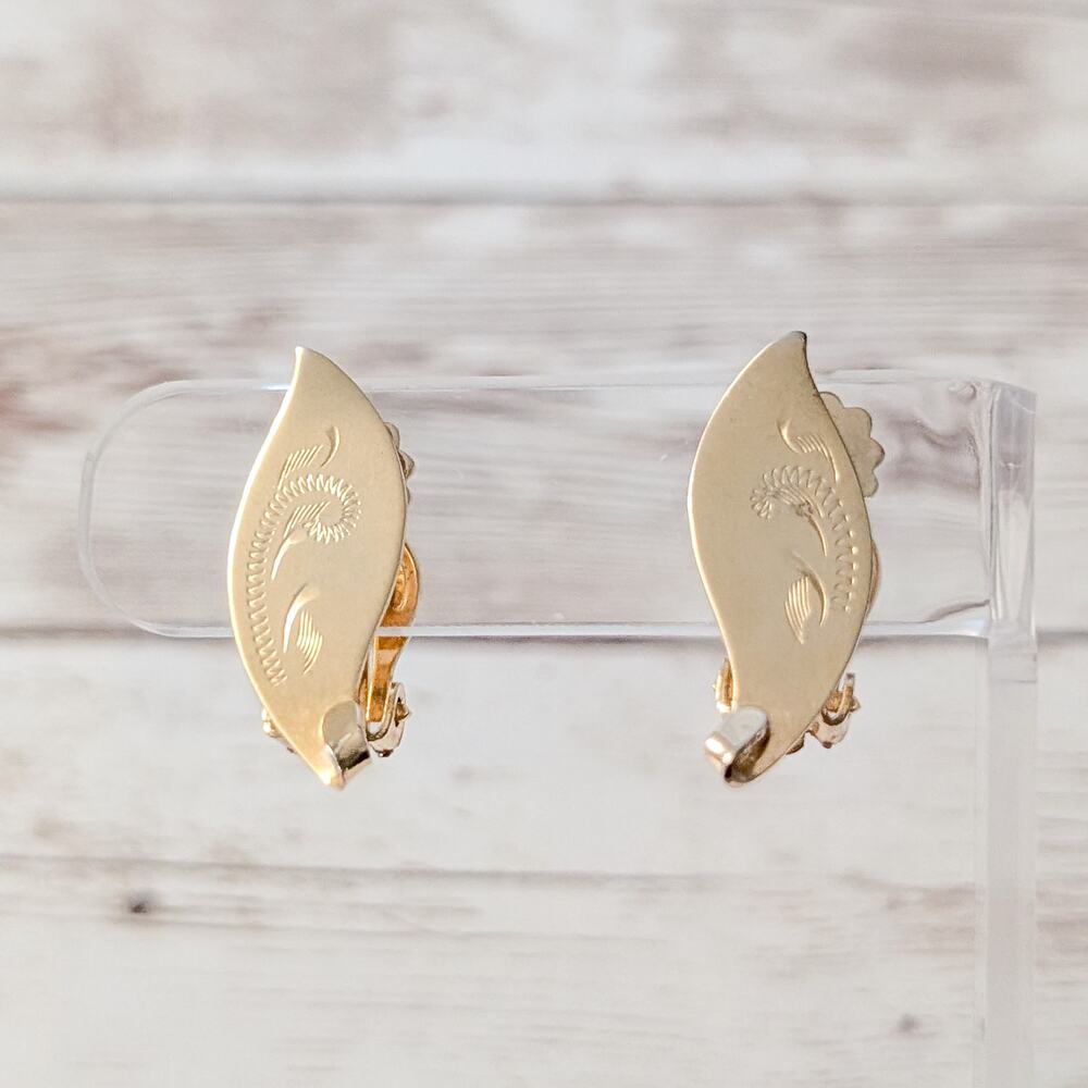 Vintage Clip On Earrings Ornate Pattern Gold Tone Leaf Shape